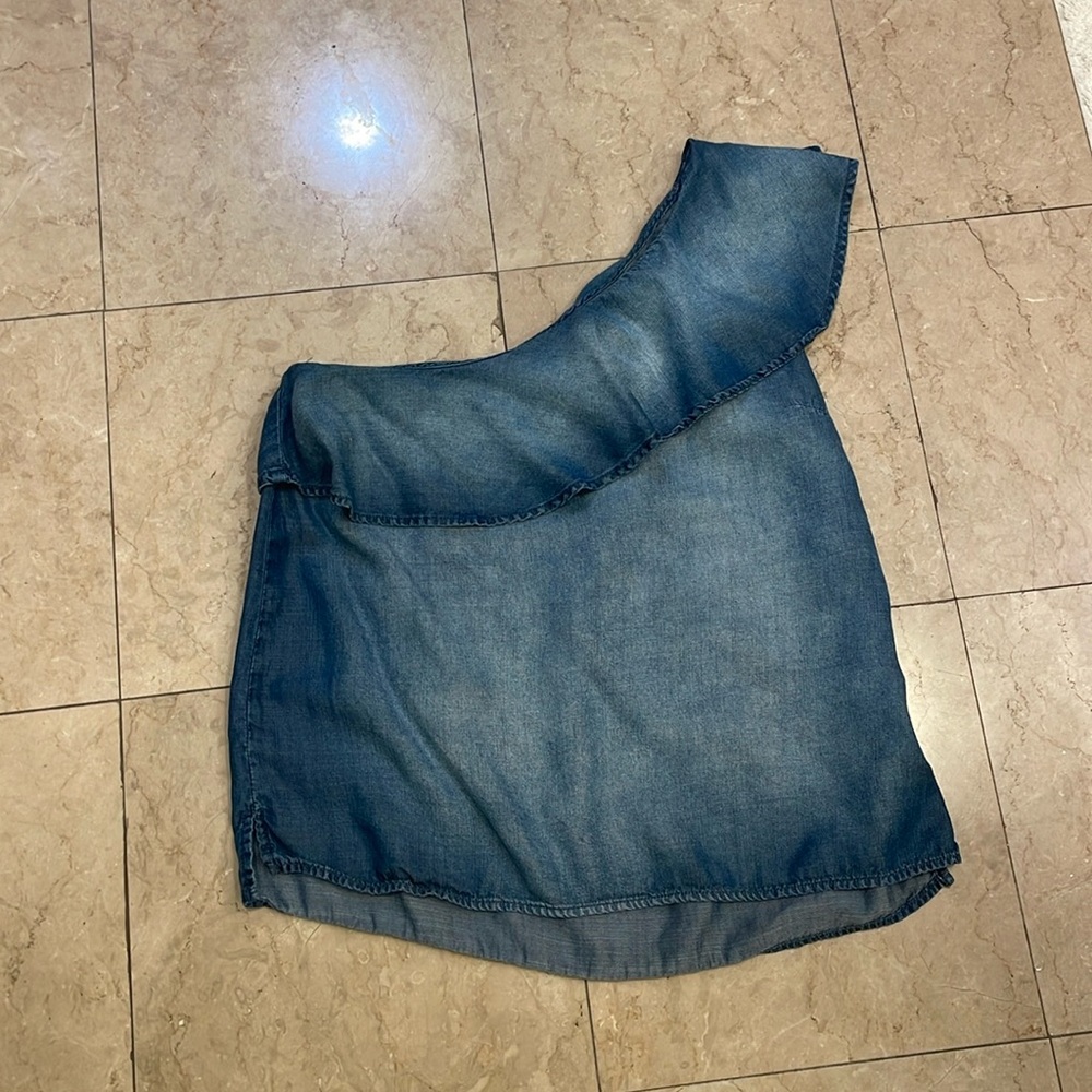 Bella Dahl denim one-shoulder top, faded look, looks great on, size M